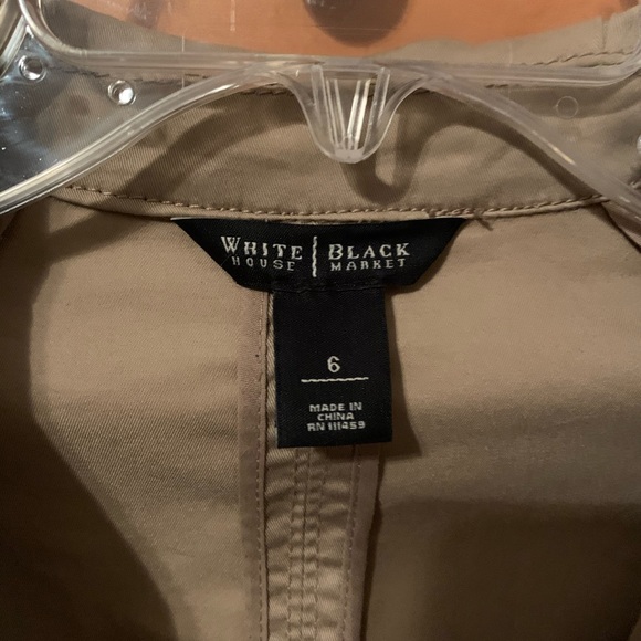 Light weight jacket - Picture 2 of 3